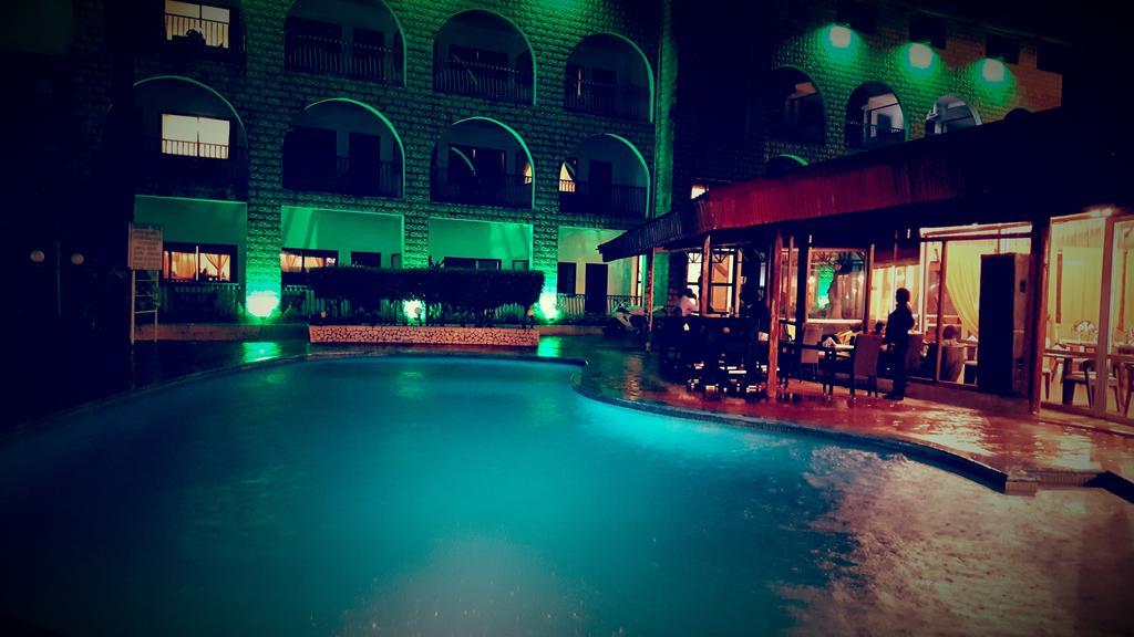 Riviera Taouyah Hotel コナクリ エクステリア 写真