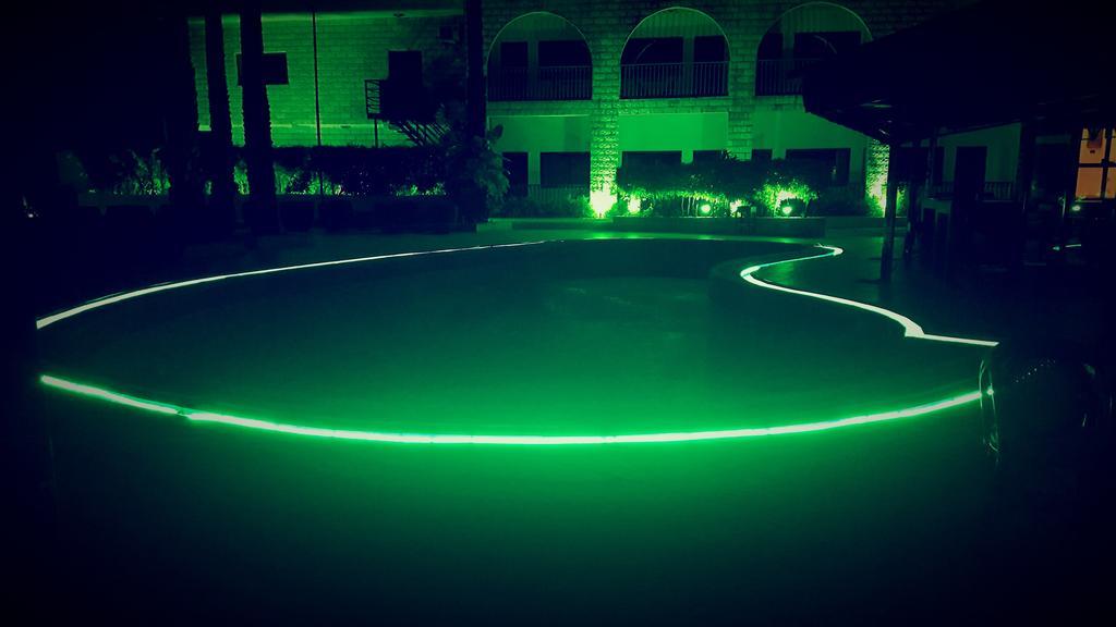 Riviera Taouyah Hotel コナクリ エクステリア 写真
