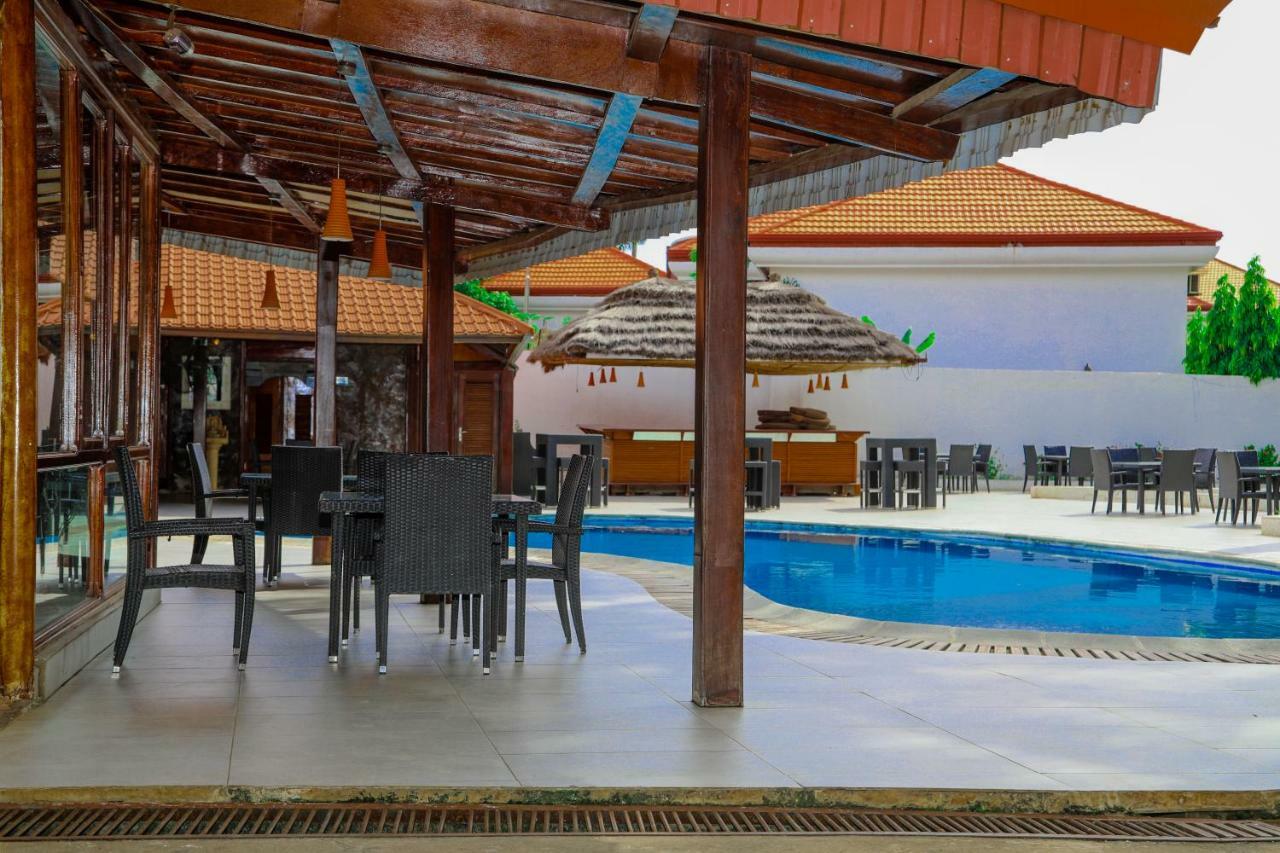 Riviera Taouyah Hotel コナクリ エクステリア 写真