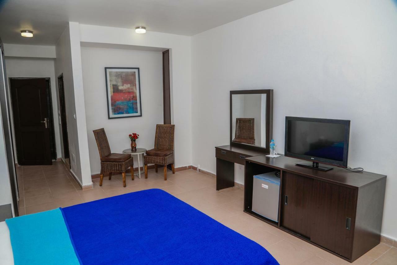 Riviera Taouyah Hotel コナクリ エクステリア 写真