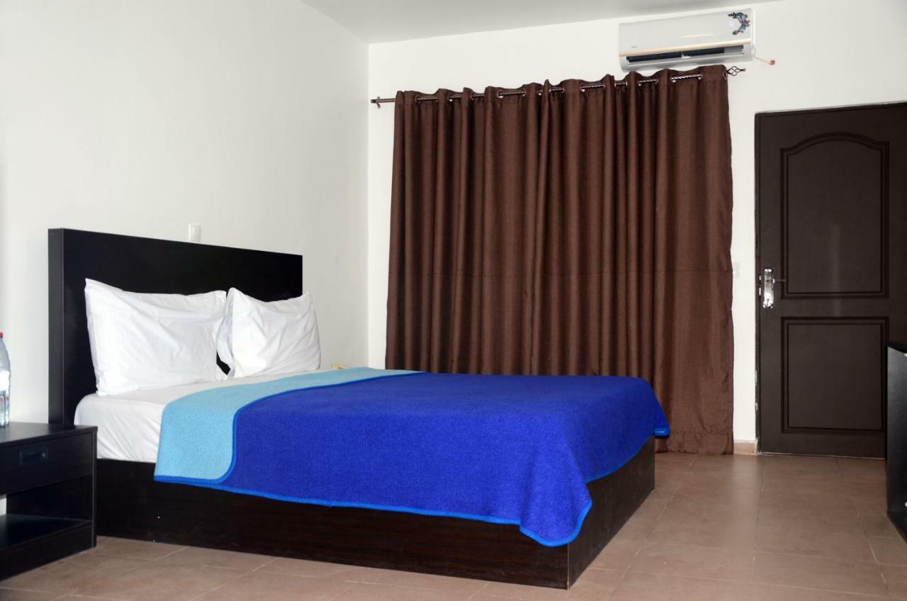 Riviera Taouyah Hotel コナクリ エクステリア 写真