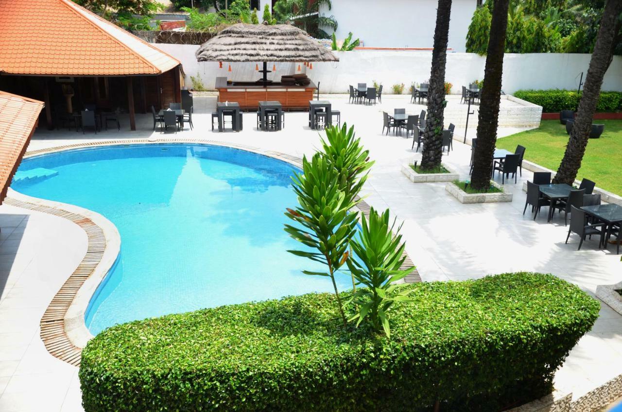 Riviera Taouyah Hotel コナクリ エクステリア 写真